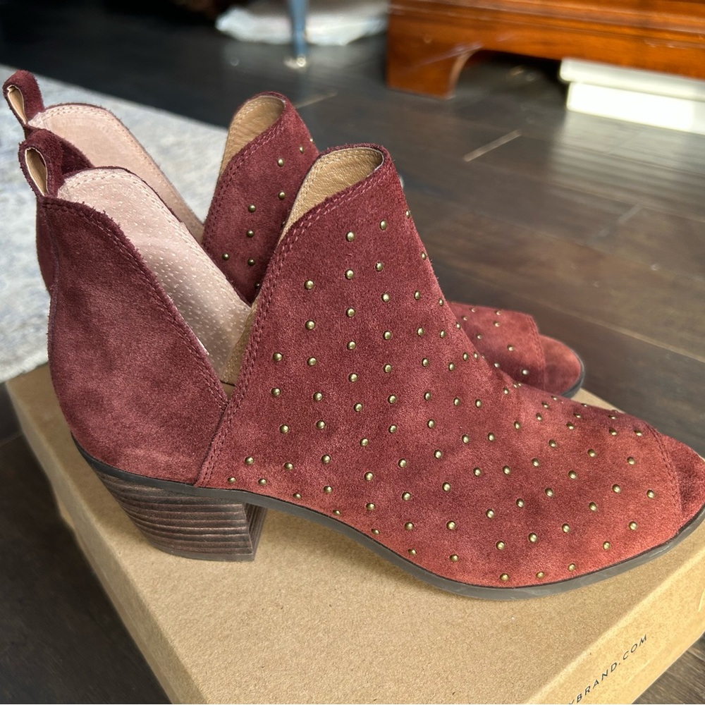 Lucky Brand New Studded Burgundy Open Toe Ankle Boots
